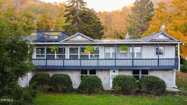 539 Burbank RD, Roan Mountain, TN 37687