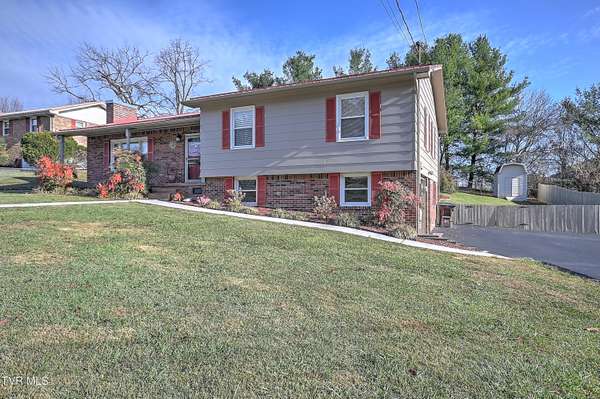 Blountville, TN 37617,243 Oak ST