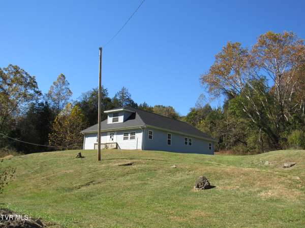 777 Possum Hollow RD, Rose Hill, VA 24281