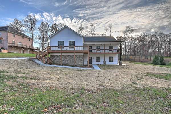 144 Rosecliff DR, Fall Branch, TN 37656