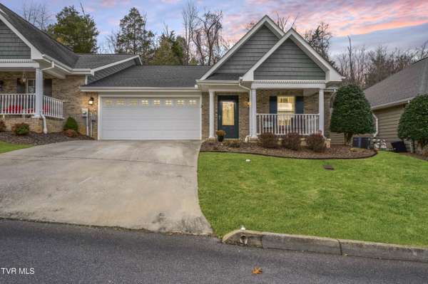 54 Hiddenbrook LN, Gray, TN 37615