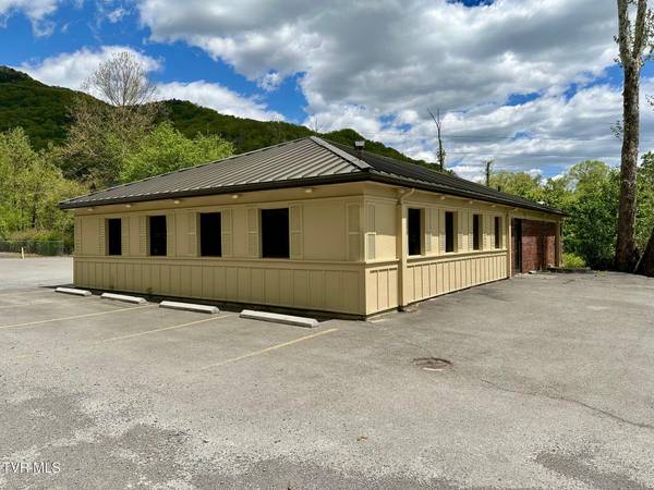 920 5th Street N, Big Stone Gap, VA 24219