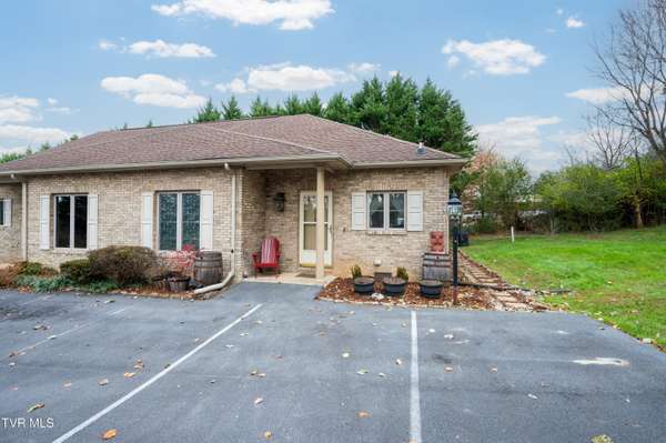 176 Austin Springs RD #12, Johnson City, TN 37601