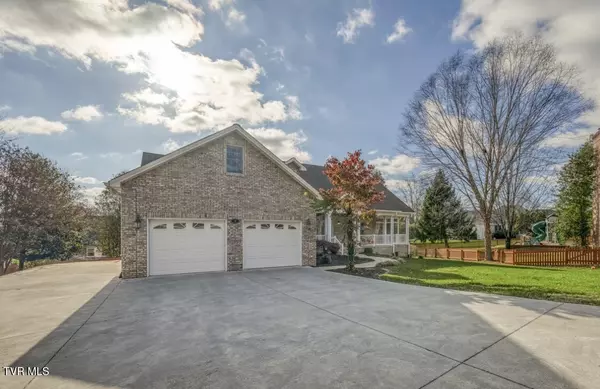 Johnson City, TN 37604,5 Pine Timbers CT