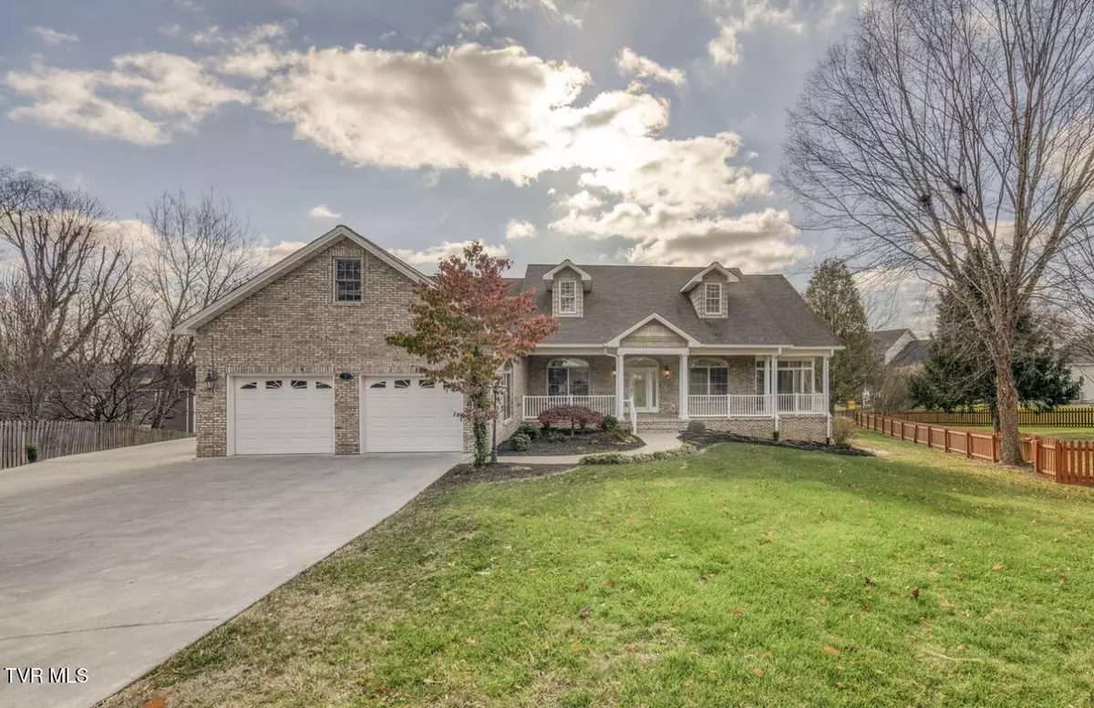 Johnson City, TN 37604,5 Pine Timbers CT