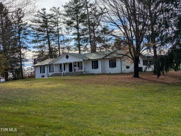 1143 Caylor RD, Ewing, VA 24248