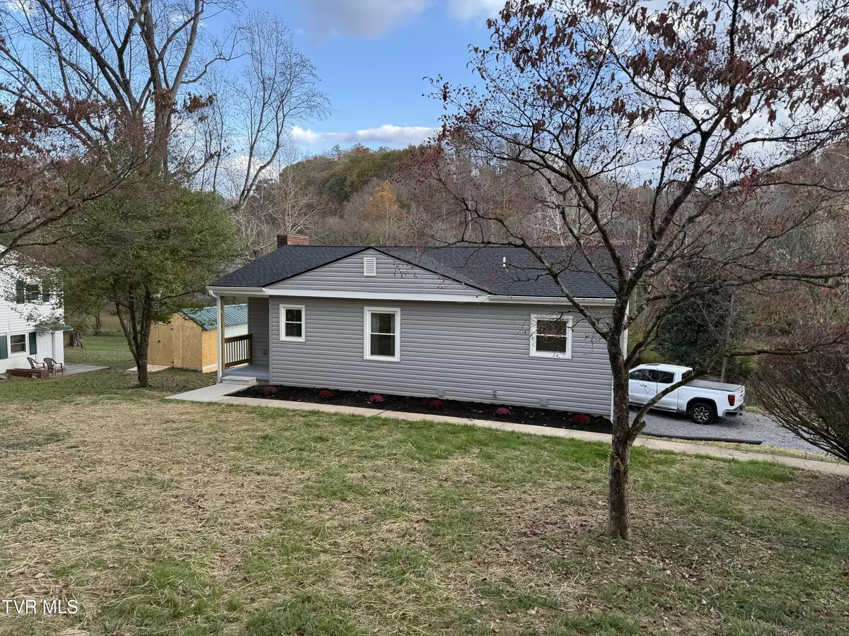 Bristol, TN 37620,533 Cedar Valley RD