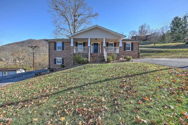 446 Harry Fry DR, Gate City, VA 24251