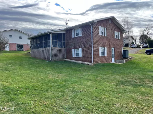 Elizabethton, TN 37643,135 Unaka Subdivision RD