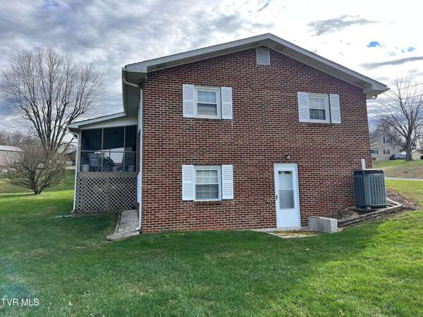 Elizabethton, TN 37643,135 Unaka Subdivision RD