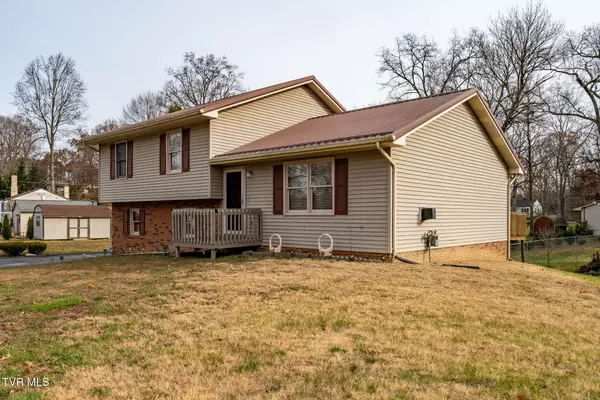 Kingsport, TN 37660,524 Bays Cove CIR