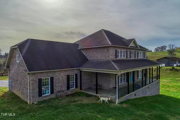 321 Cross Valley RD, Surgoinsville, TN 37873