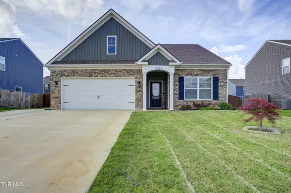 2206 Egret LN, Piney Flats, TN 37686