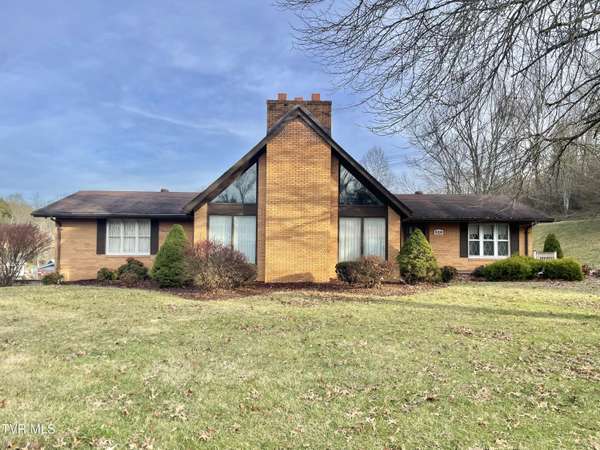 528 Cresswood DR, Richlands, VA 24641