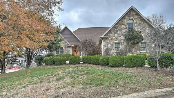 1029 Willows Trace DR, Johnson City, TN 37601