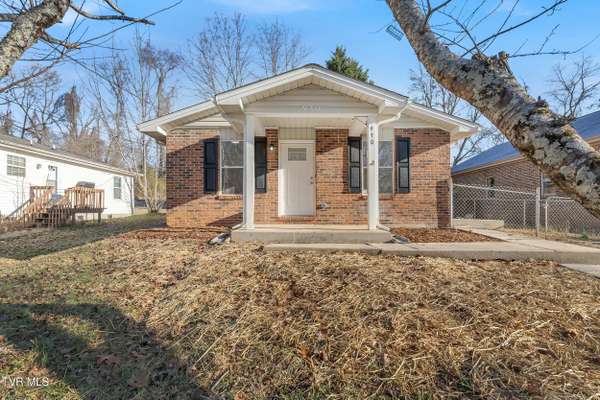 930 Pine Grove AVE, Johnson City, TN 37601