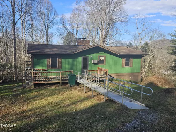 329 Chalet DR, Coeburn, VA 24230