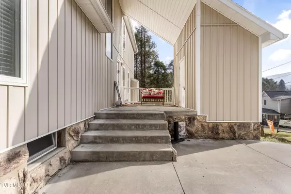 Norton, VA 24273,720 Ridge AVE