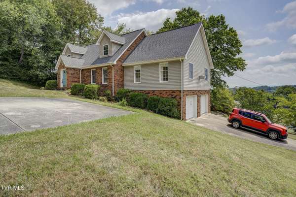 Johnson City, TN 37604,3304 Pine Timbers DR