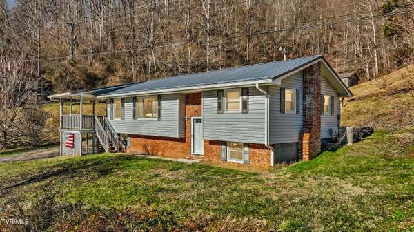 1290 Fairview RD, Duffield, VA 24244