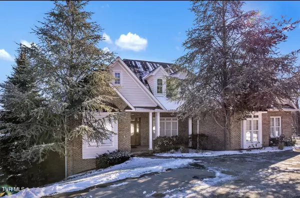 123 Ridgetop Drive DR, Johnson City, TN 37615