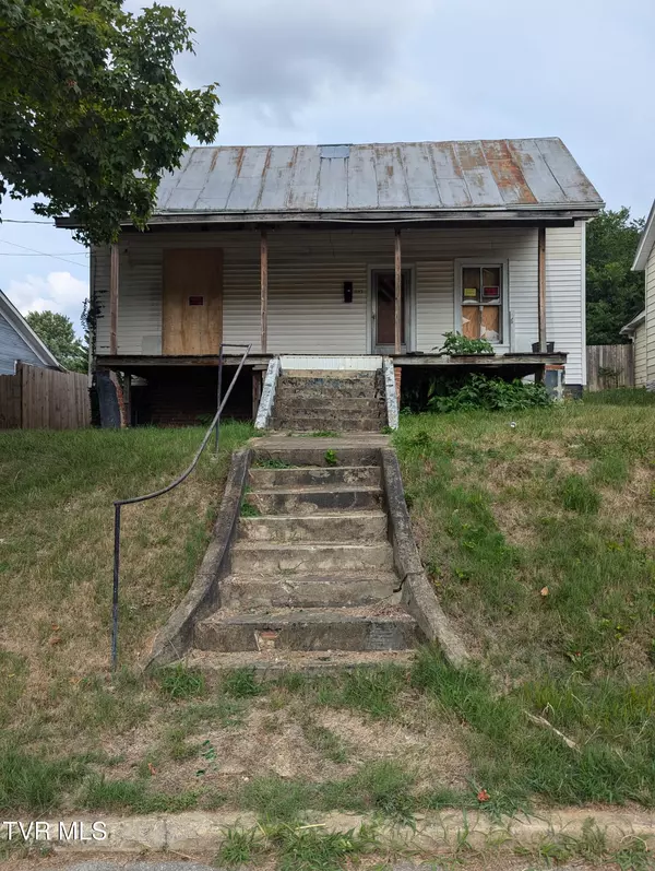 1205 Claiborne ST, Johnson City, TN 37601