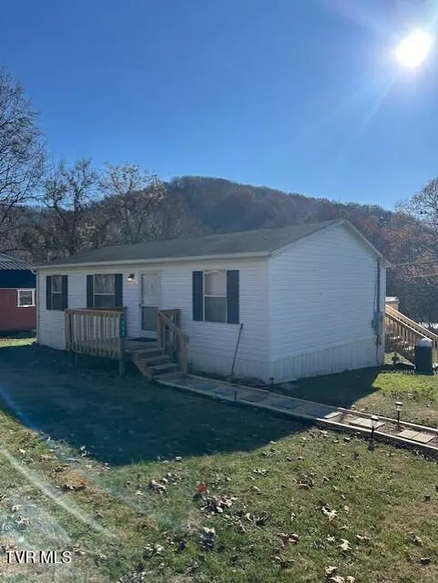 Elizabethton, TN 37643,525 Pear Tree LN