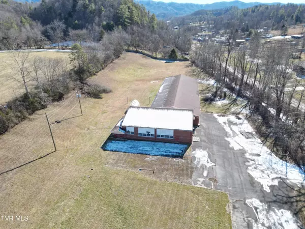 Bluff City, TN 37618,321 Possum Creek RD