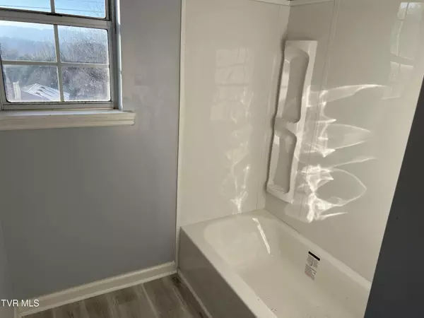 Johnson City, TN 37601,1500 Bell Ridge RD