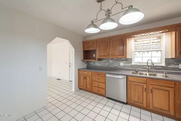 Church Hill, TN 37642,394 Dykes RD
