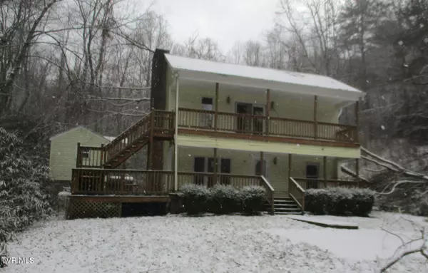 900 Currin Valley RD, Marion, VA 24354