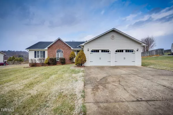 121 Waters Edge DR, Bluff City, TN 37618