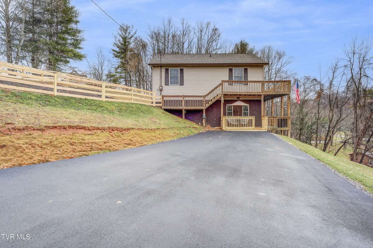 Unicoi, TN 37692,112 Sugar Hollow RD