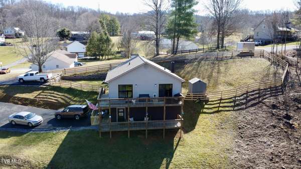 Unicoi, TN 37692,112 Sugar Hollow RD