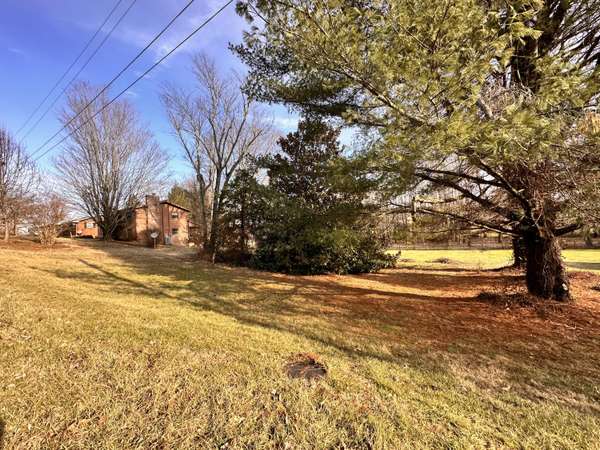 Greeneville, TN 37745,18 Hemlock LN