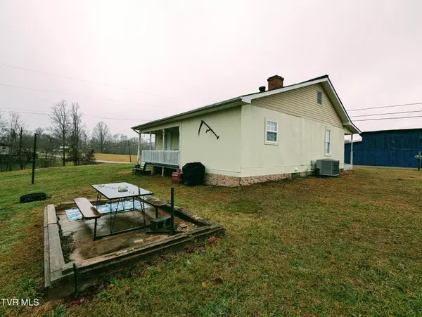 Clintwood, VA 24228,3645 Dc Caney Ridge RD