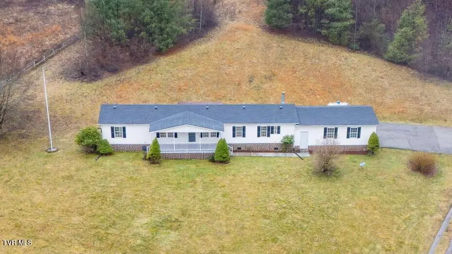 37308 Chestnut Mountain RD, Damascus, VA 24236