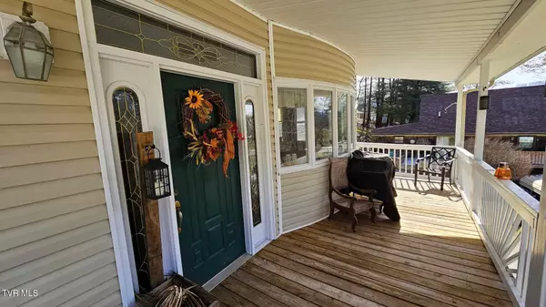 Coeburn, VA 24230,108 Gross DR
