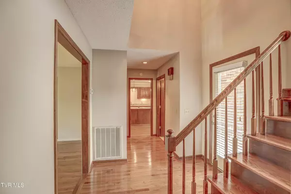 Bristol, TN 37620,205 Donegal WAY #205