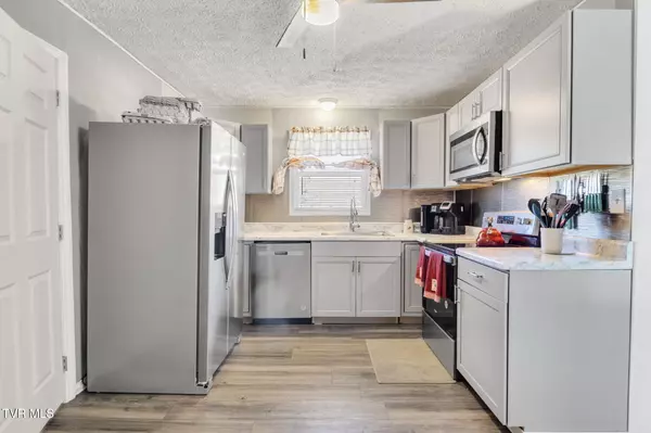 Jonesville, VA 24263,10955 Middle Wallens Creek RD
