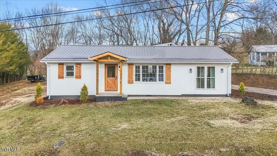 229 Hillside RD, Mountain City, TN 37683