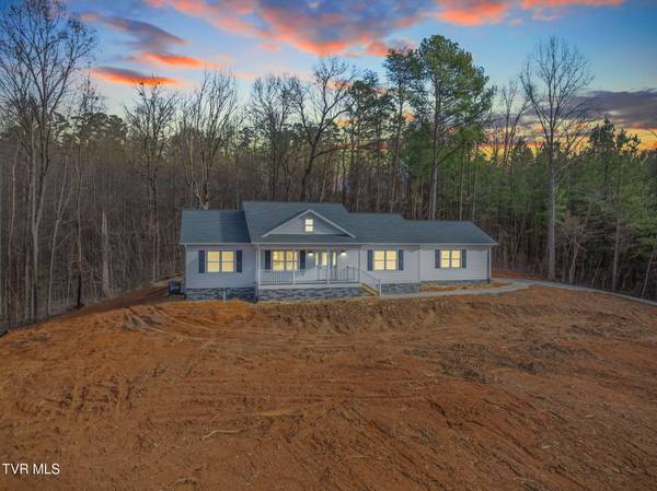 150 Point View DR, Parrottsville, TN 37843