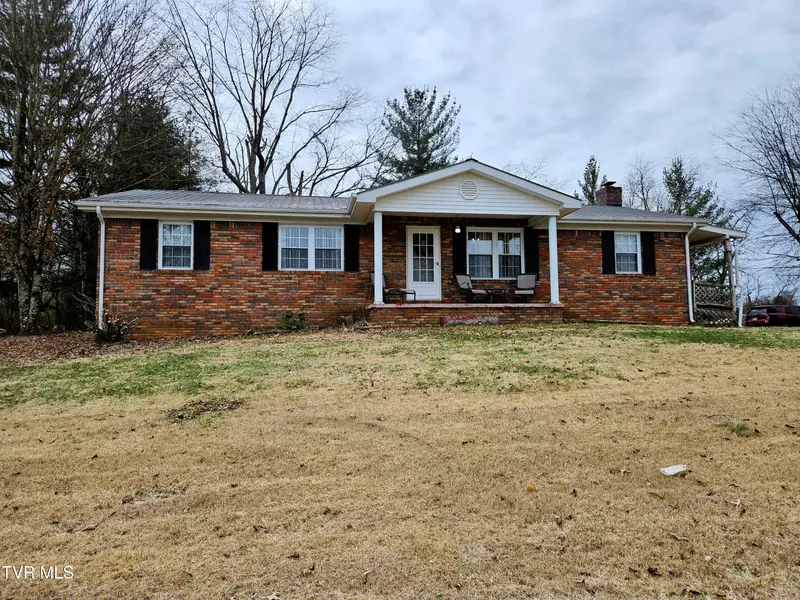 908 Reeds Valley RD, Castlewood, VA 24224