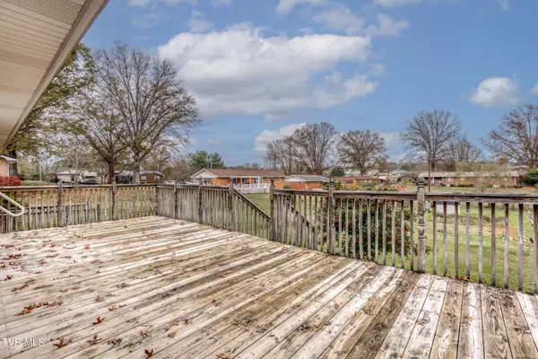 Abingdon, VA 24210,879 Wayne AVE