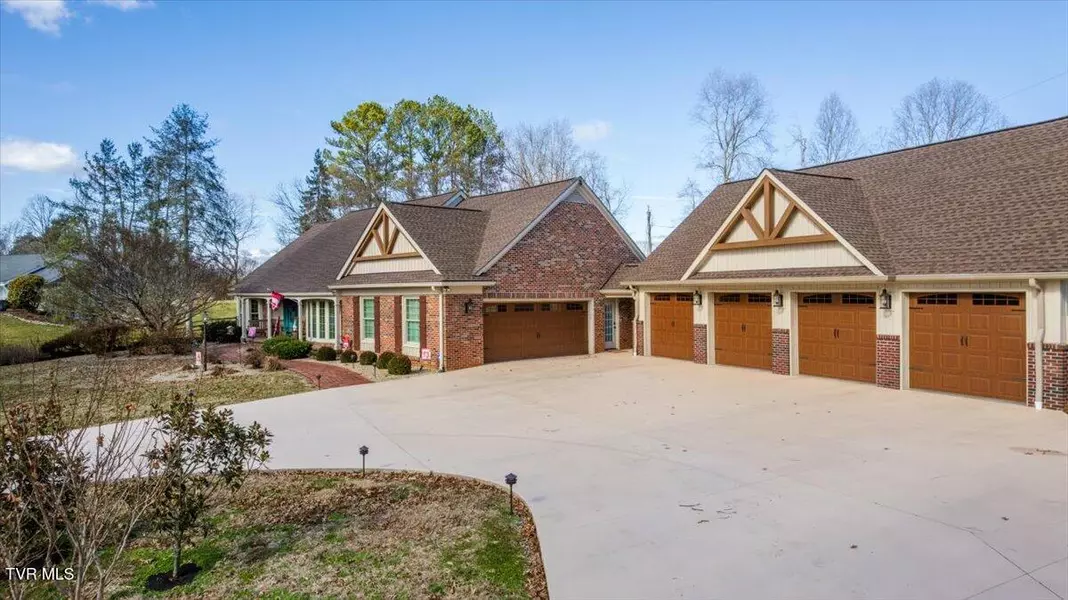 61 Fairway DR, Bristol, TN 37620