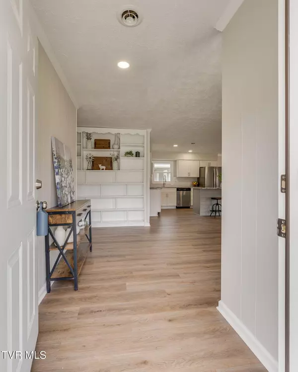 Johnson City, TN 37601,3803 Timberlake RD