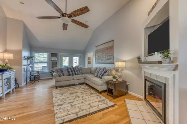 Johnson City, TN 37615,320 Harbour View DR