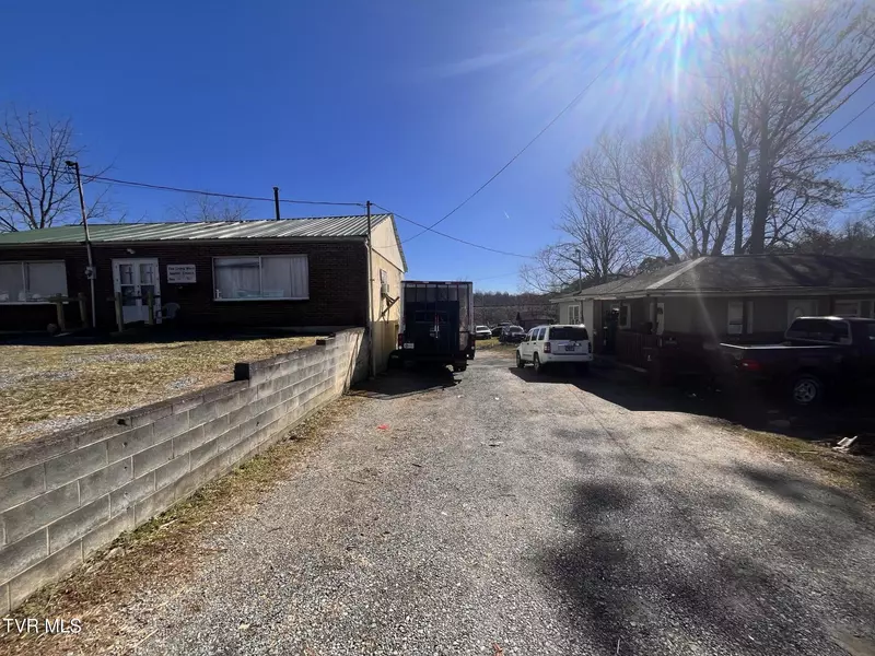 3573 W. Market St, Johnson City, TN 37604