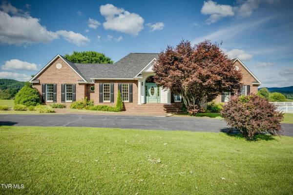 299 Sunrise LN, Mountain City, TN 37683