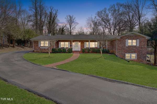 103 Dogwood LN, Johnson City, TN 37604